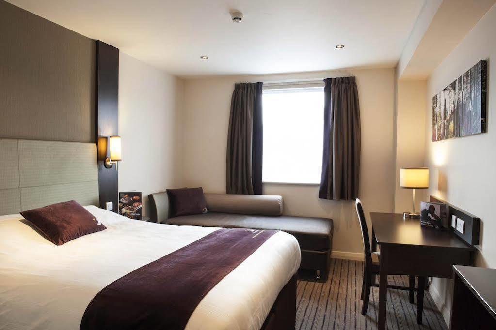 Premier Inn Stoke-On-Trent מראה חיצוני תמונה