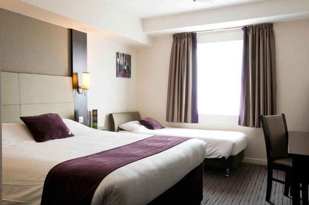 Premier Inn Stoke-On-Trent מראה חיצוני תמונה