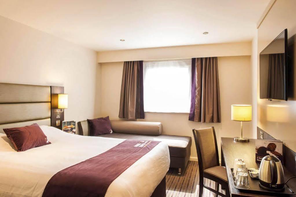 Premier Inn Stoke-On-Trent מראה חיצוני תמונה