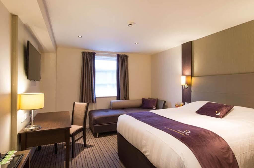 Premier Inn Stoke-On-Trent מראה חיצוני תמונה